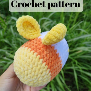Crochet candy corn bee plush patterns, crochet bee pattern, Halloween bee pattern