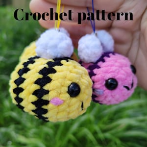 Crochet bee plush pattern, crochet bumblebee plush, keychain plush pattern, bees crochet