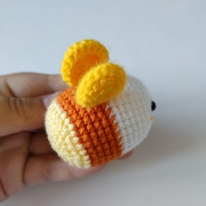 Crochet candy bee pattern, bumble bee pattern, crochet cute bee pattern