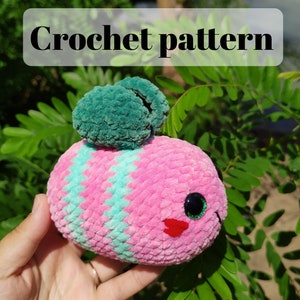 Crochet bee plushies patterns, crochet bee pattern, crochet strawberry bee patterns