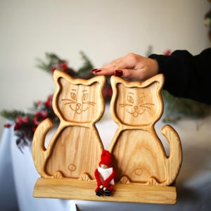Set of 2 Wooden Cat Snack Plates with Stand, Cute Animal-Shaped Serving Trays for Kids or Cat Lovers, Gift for Twins or Siblings