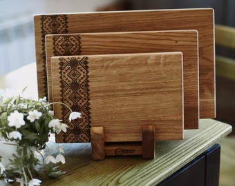 Set of 3 Engraved Oak Boards, Personalized Wedding Gift, Ukrainian Ornament Cutting Boards, Rustic Kitchen Decor, Custom Gift for Couple