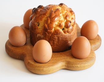 Wooden Easter Egg Holder for 6 or 13 Eggs, Oak Egg Tray with Paska Center, Easter Egg Display Stand, Rustic Easter Table Decor