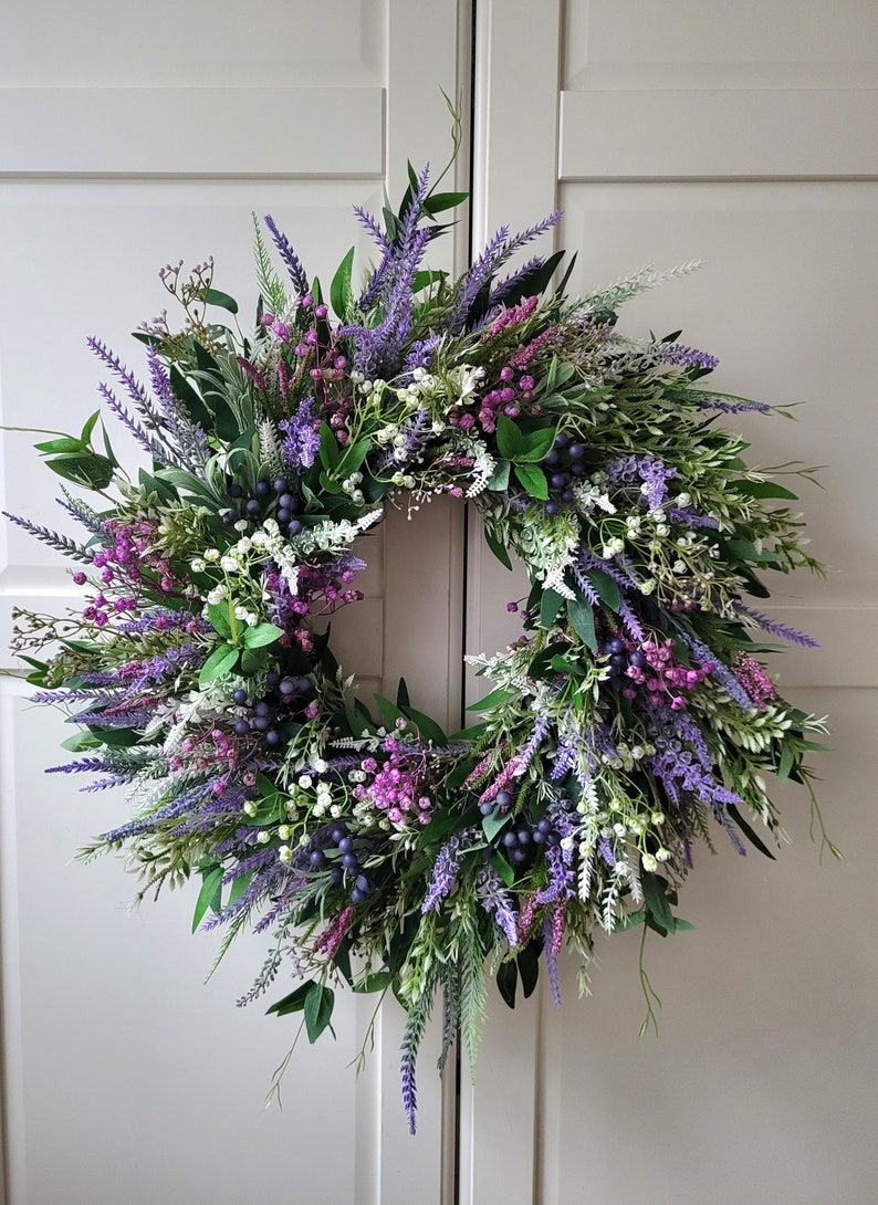 Spring wreath with lavender heathers and berries for Front Door, Artificial Farmhouse Greenery,Türkranz, Heidekranz, Eater , Frühlings Bild 8