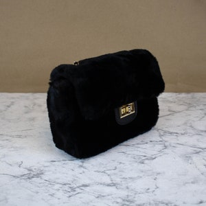 Black Plush Fur Crossbody Bag, Faux Fur Cozy Soft Plush Bag, Golden Carabiner, Teddy Fur Fluffy Fanny Pack, Women's Gift zdjęcie 2