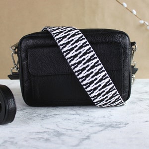 Schwarze Leder Umhängetasche für Frauen mit Ledergürtel und gemustertem Gurt, Italien Taille Schultertasche Geschenk für sie, Silber