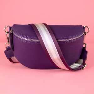 Lila Leder Gürteltasche für Frauen mit gemusterten Riemen und Ledergürtel, Crossbody-Schultertasche Geschenk für sie, silberner Reißverschluss