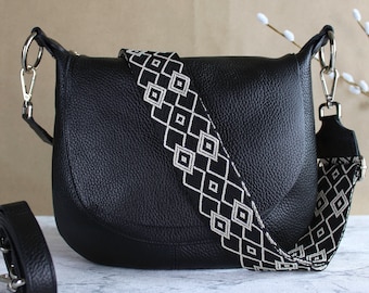 Sac En Bandoulière En Cuir Noir Pour Femmes Avec Ceinture En Cuir Et Sangle À Motif Sac Italien Pour La Taille Et L'épaule Argenté