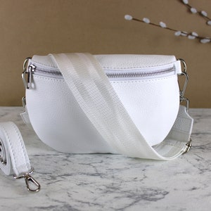 Weiße Leder Bauchtasche für Frauen mit Ledergürtel und gemusterten Gurt, Gürteltasche Crossbody Bag Schultertasche Geschenk für sie Größe M Silber