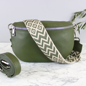 Sac banane vert kaki pour femme avec ceinture en cuir et bandoulière à motifs, sac à bandoulière, cadeau pour sa mère, taille M, argent image 1