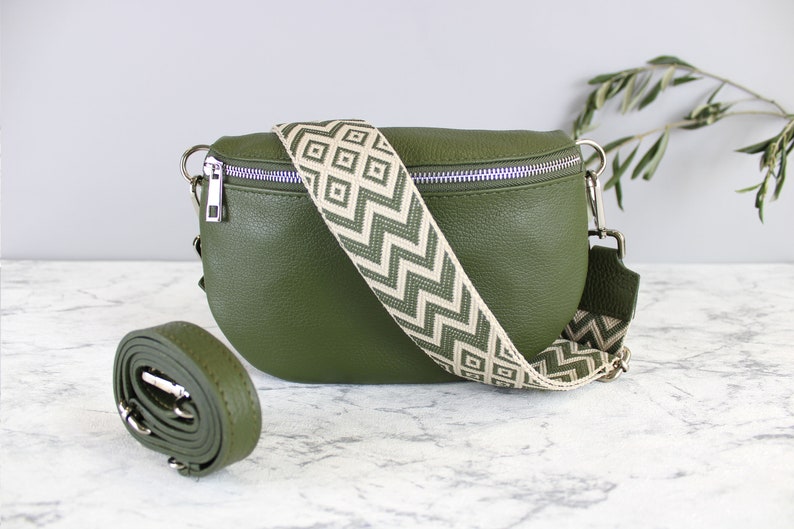 Sac banane vert kaki pour femme avec ceinture en cuir et bandoulière à motifs, sac à bandoulière, cadeau pour sa mère, taille M, argent image 1