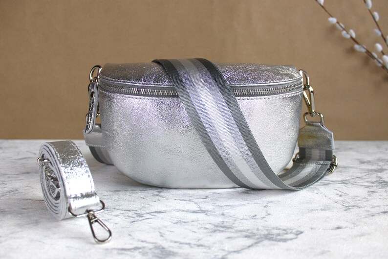 Silber Grau Bauchtasche für Frauen mit Ledergurt und gemustertem Riemen Gürteltasche Crossbodybag Sommer Umhänge Geschenk S,M,L Größe Silber Bild 1