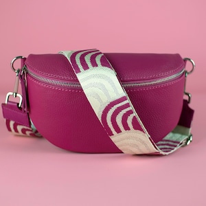 Hellgraue Crossbody-Tasche für Frauen mit Lederriemen und gemusterten Gürtel Sommer-Schulter-Gürteltasche vorhanden Geschenk für sie Silber