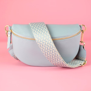 Baby Blau Leder Gürteltasche für Frauen mit gemusterten Riemen und Ledergürtel, Crossbody Bag Schultertasche Geschenk für sie, Gold