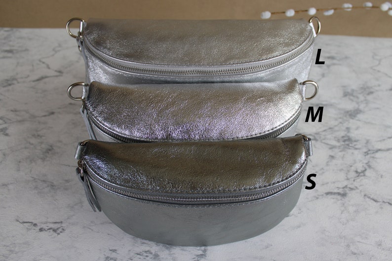 Silber Grau Bauchtasche für Frauen mit Ledergurt und gemustertem Riemen Gürteltasche Crossbodybag Sommer Umhänge Geschenk S,M,L Größe Silber Bild 5