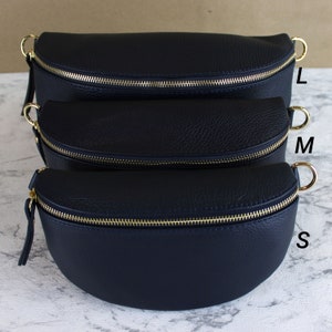 Dunkel Blau Leder Italienische Bauchtasche für Frauen mit Ledergurt gemustertem Riemen, Crossbodybag Umhängetasche Geschenk Gold S,M,L Bild 4