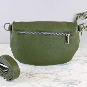 Sac banane vert kaki pour femme avec ceinture en cuir et bandoulière à motifs, sac à bandoulière, cadeau pour sa mère, taille M, argent image 5