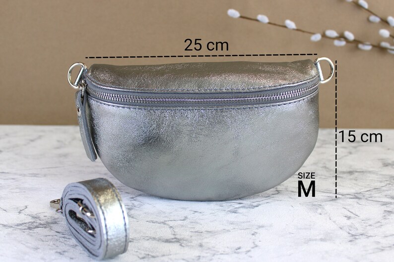 Silber Grau Bauchtasche für Frauen mit Ledergurt und gemustertem Riemen Gürteltasche Crossbodybag Sommer Umhänge Geschenk S,M,L Größe Silber Bild 4