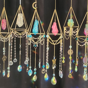 Aura Quarz Kristall Suncatcher | Personalisierter Suncatcher | Haus & Garten Dekor | Boho Dekor | Regenbogen | Mond | Engel | Witchy | Lotus | Geschenk