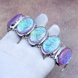 Armband med australiskt triplett eldopal och ädelsten: Handgjorda bohemiska smycken i sterlingsilver