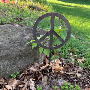 Metal Peace Sign Plant Stakes, 6 Inch Garden Pot Decor Set of 2
