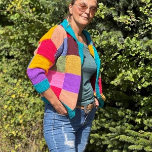 Cardigan en tricot coloré, Cardigan afghan en tricot, Veste au crochet colorée, Cardigan fait main, Cardigan en patchwork en tricot, Manteau en tricot à la main