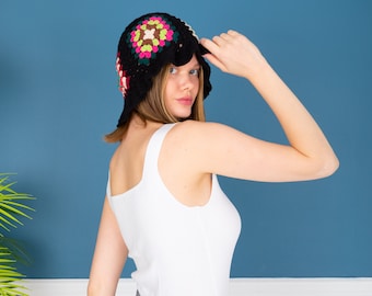 Cappello a secchiello all'uncinetto, cappello a secchiello quadrato della nonna, cappello lavorato a maglia fatto a mano, cappello vintage, cappello boho e hippie, cappello da festival, cappello invernale, regalo per lei