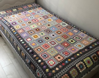 Große gehäkelte Decke, Oma Quadrat Decke, gestrickte Decke, Vintage Häkeldecke, gehäkeltes Schlafzimmer Dekor