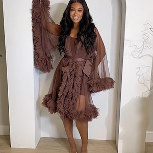 Luxury Beaded Feathers Maternity Gowns For Photoshoot Elegant See Thru Tulle Maternity Dress For Baby Shower With Shawl Custom