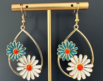 Daisy Flower Dangle Earrings, Colorful Floral Teardrop Earrings, Boho Flower Jewelry, Spring Summer Earrings, gold tone flower earrings