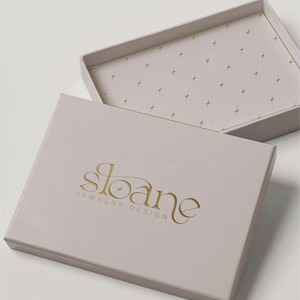 100 pieces- Shipping Boxes made of cardboard, Durable and easy to fold. Personalized custom printed box