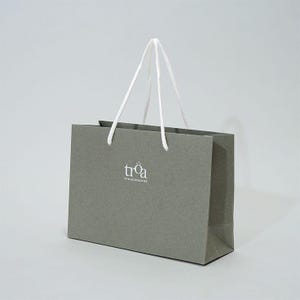 Custom gift bags thick luxury packaging gift paper bags , custom jewelry pack personalized shopping paper bags with logo