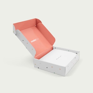 Cajas para Envíos, fabricadas en cartón, Resistentes y fáciles de plegar, diferentes tamaños. Caja de Cartón personalizada.