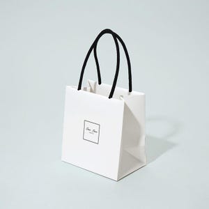 50 piezas Bolsas de cartón impresas personalizadas, Bolsas para productos de la tienda, Material de embalaje del producto, Bolsas de cartón con asas