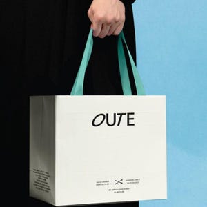 Custom gift bags thick luxury packaging gift paper bags , custom jewelry pack personalized shopping paper bags with logo