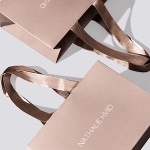 50 pcs Custom gift bags thick luxury packaging gift paper bags , custom jewelry pack personalized shopping paper bags with logo