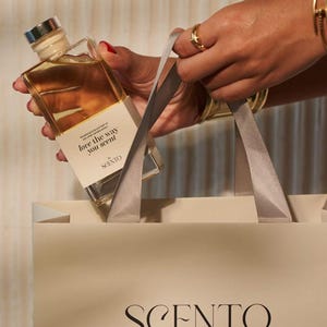 Custom gift bags thick luxury packaging gift paper bags , custom jewelry pack personalized shopping paper bags with logo