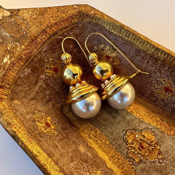 Boucles d’oreilles baroques, boucles d’oreilles vintage en fausses perles. Boucles d’oreilles Art nouveau, boucles d’oreilles édouardiennes.