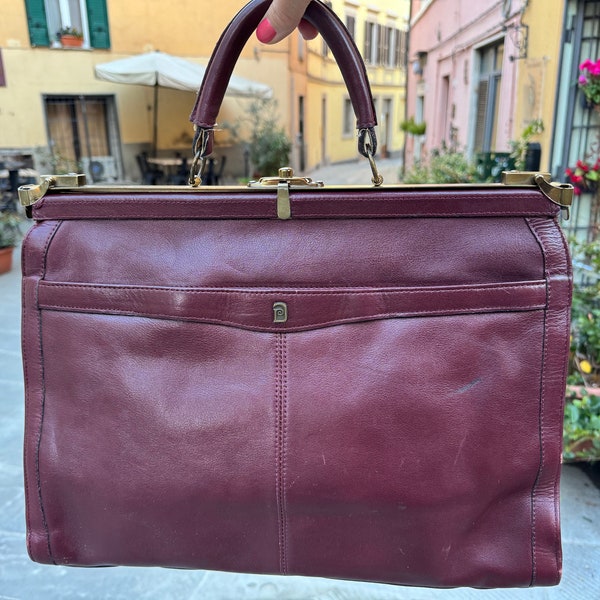 Vintage Messenger bag burgundy leather hand bags for women. Briefcase bag, doctor bag.