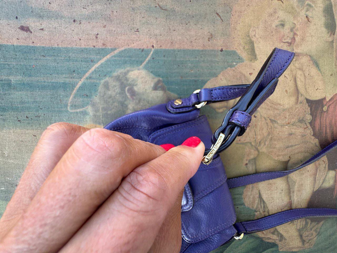 Blaue Leder Geldbörse Michael Kors. Kleine Crossbody Tasche