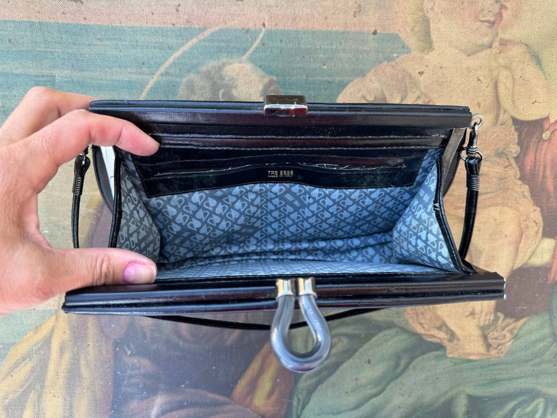 Vintage black leather bag, kiss lock clutch purse Tre Esse , elegant evening bag for woman. Italian handbag., foto 4 di 5