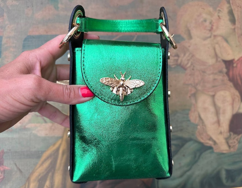 Vintage Grüne Leder Handytasche, Italienische Abend Clutch mit Insekt Bild 1