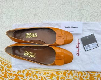 Zapatos vintage de charol amarillo de Salvatore Ferragamo, tacón bajo, talla 10.5 US.