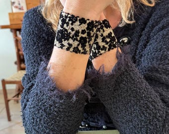 Blommigt handledsöverdrag. Tygmanschettarmband. Breda elastiska manschetter, ärmförlängare.