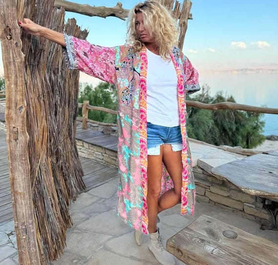 Vintage floral kimono robe , boho dressing gown. Kimono kardigan.