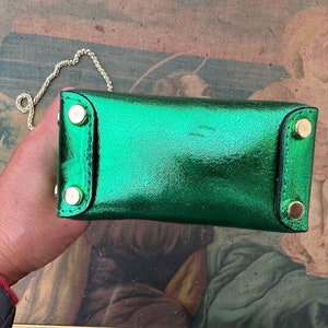 Vintage Grüne Leder Handytasche, Italienische Abend Clutch mit Insekt Bild 7