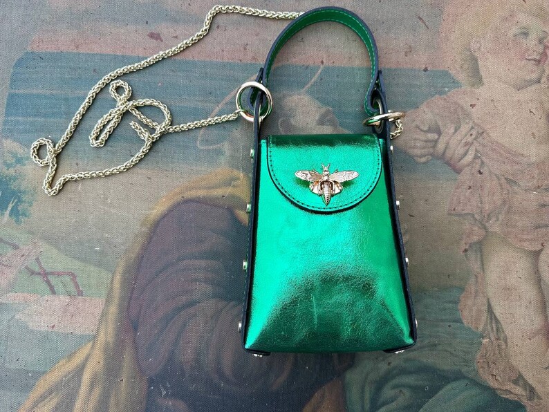 Vintage Grüne Leder Handytasche, Italienische Abend Clutch mit Insekt Bild 5