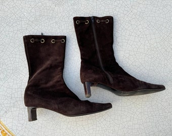 Vintage brown suede ankle boots  size 41 9 1/2 size US. Italian pointed toe boots 1990s kitten heels boots.