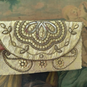 Monedero vintage étnico indio con cuentas amarillas. Monedero bohemio pequeño. Monedero de mano de tela, cartera de mano vegana con tapiz.