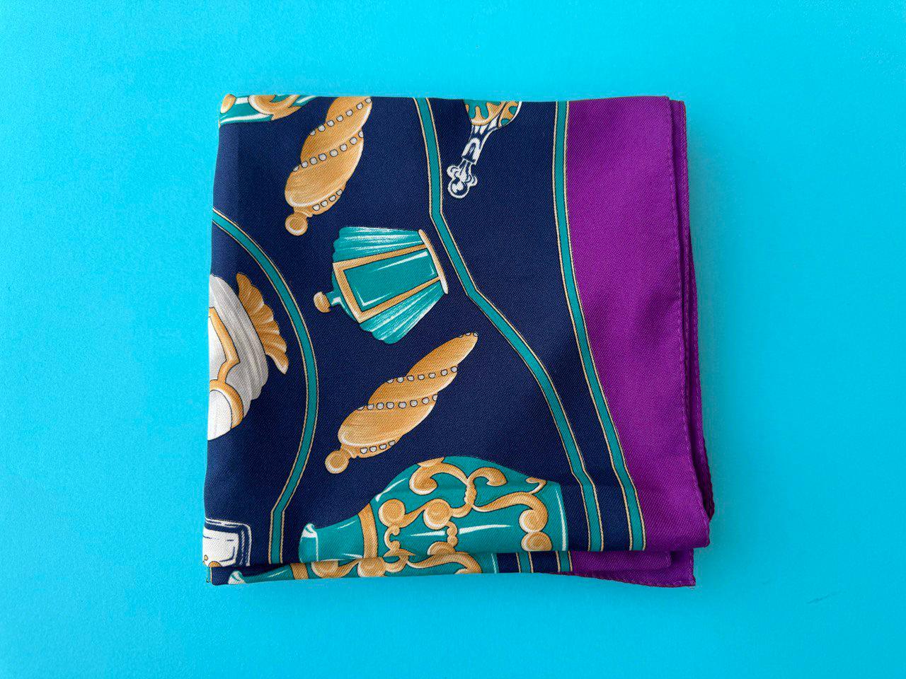 Foulard Carré Vintage Bleu Et Violet à Motifs Pampilles - Cadeau Femme - Bon état